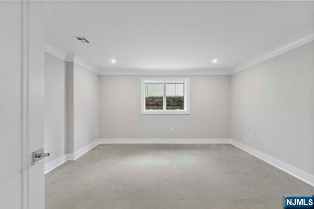 211 Warwick Avenue, Unit 1 Fort Lee, NJ 07024 - Photo 34 of 43 an empty room with a window