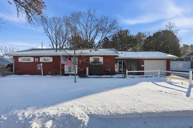 $300,000 | 1035 7th Avenue, Platteville, WI 53818