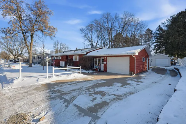 $300,000 | 1035 7th Avenue, Platteville, WI 53818