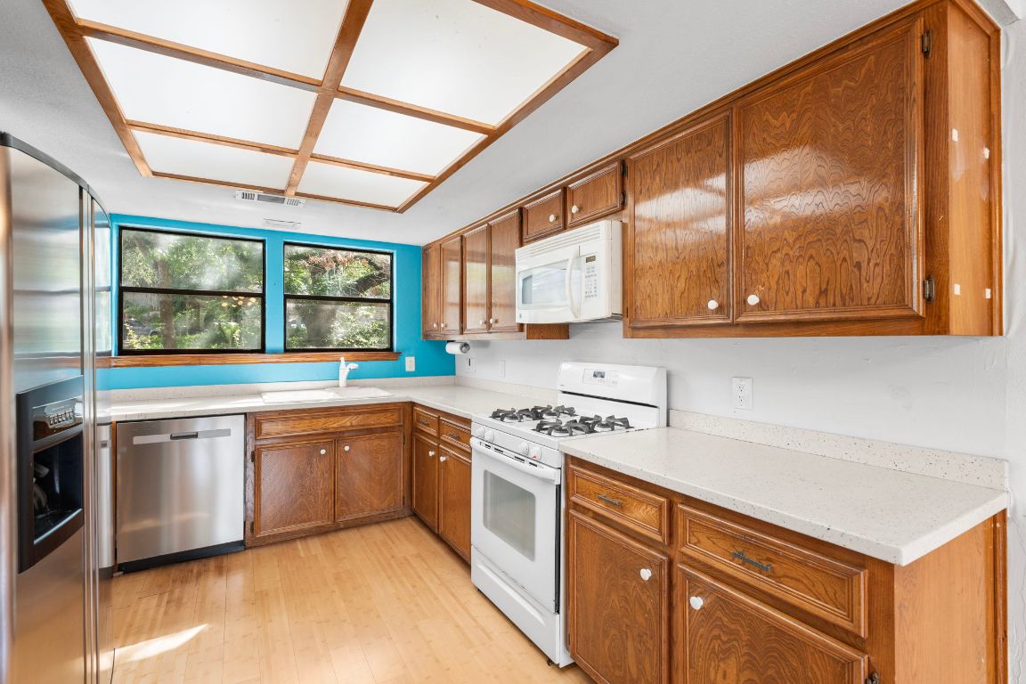 1205 Dusky Thrush Trail Austin, TX 78746 - Photo 5 of 39