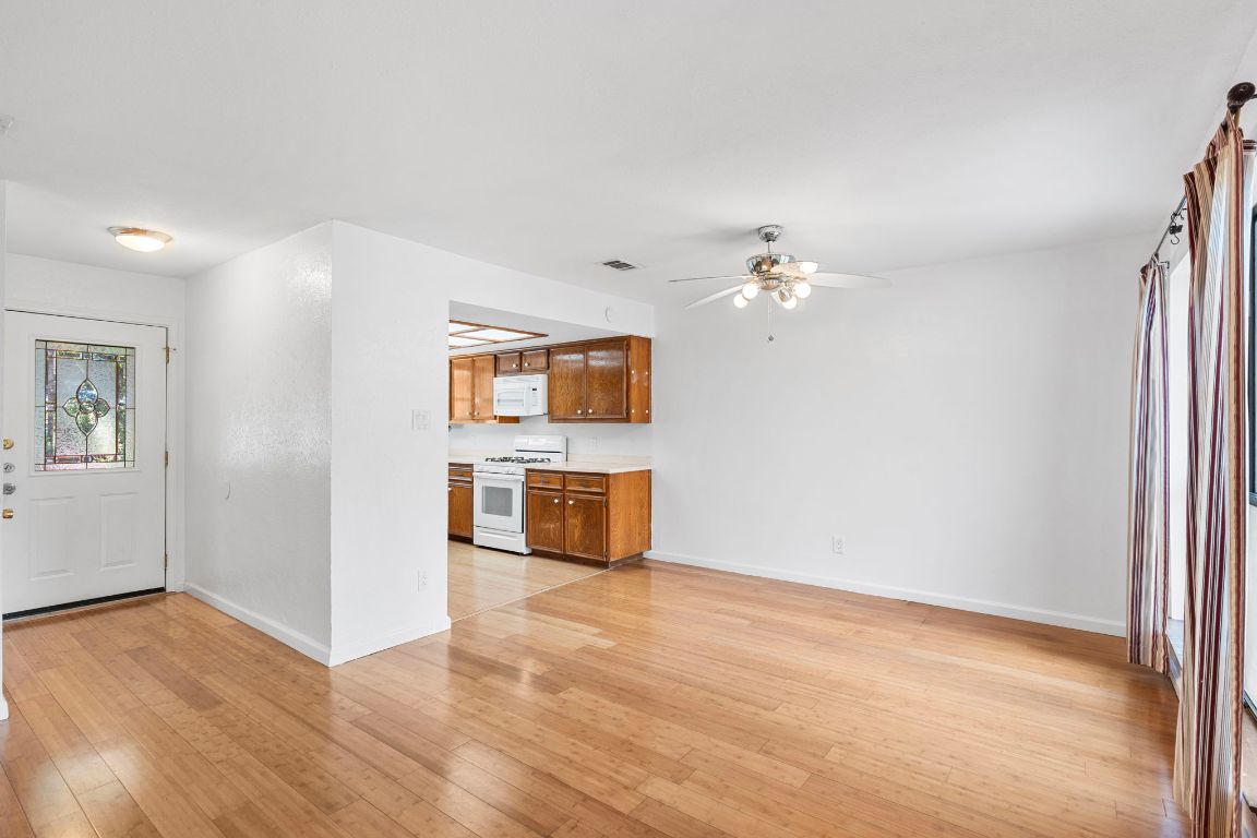 1205 Dusky Thrush Trail Austin, TX 78746 - Photo 9 of 39