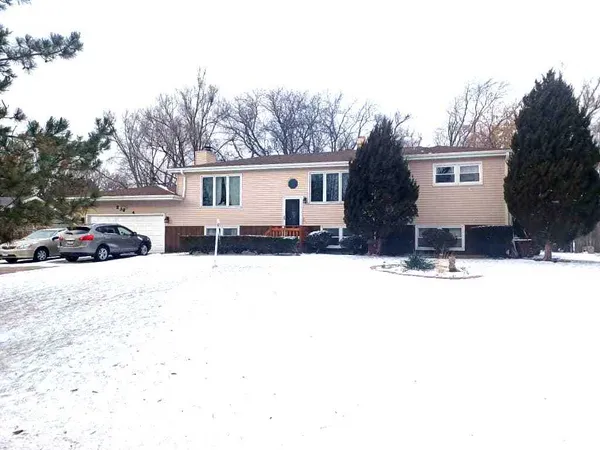 $399,900 | 23W464 Olive Court, Glendale Heights, IL 60139