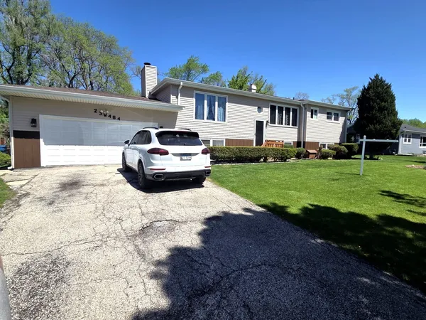 $394,500 | 23W464 Olive Court, Glendale Heights, IL 60139