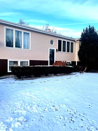 $394,900 | 23W464 Olive Court, Glendale Heights, IL 60139