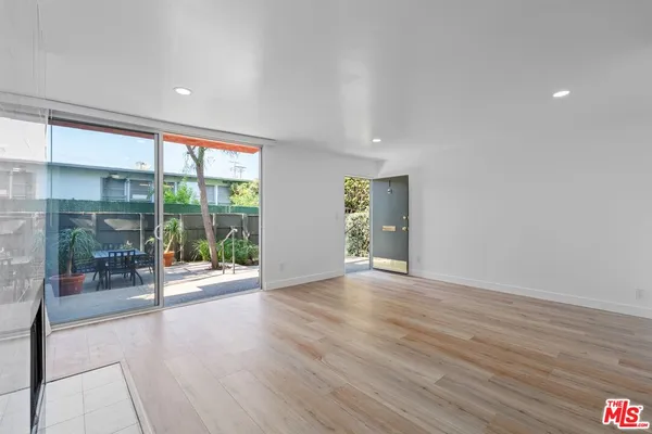 $4,500 | 122 Buccaneer Street, Unit 1, Marina del Rey, CA 90292