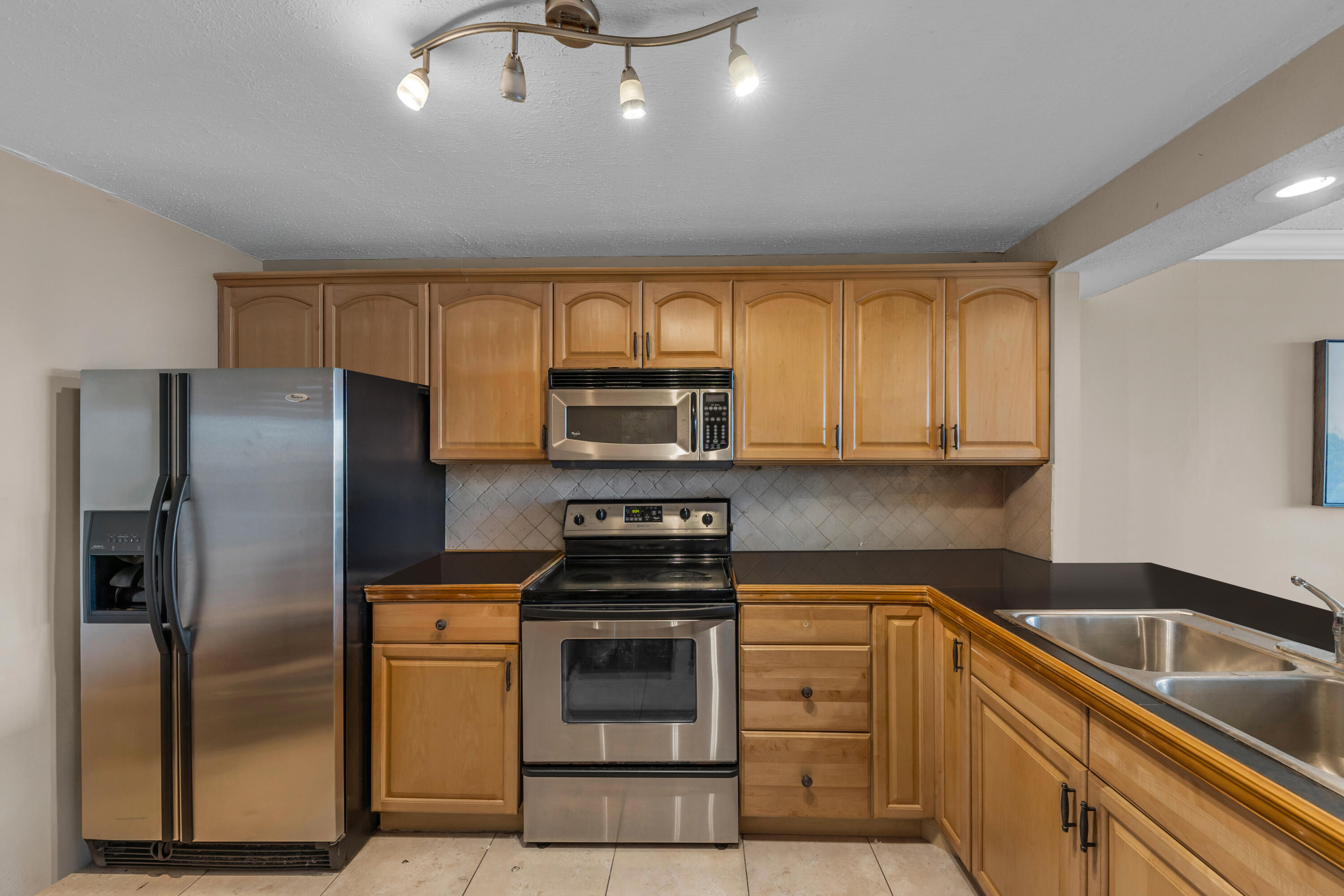 6 Royal Palm Way, Unit 307 Boca Raton, FL 33432 - Photo 4 of 13 Kitchen