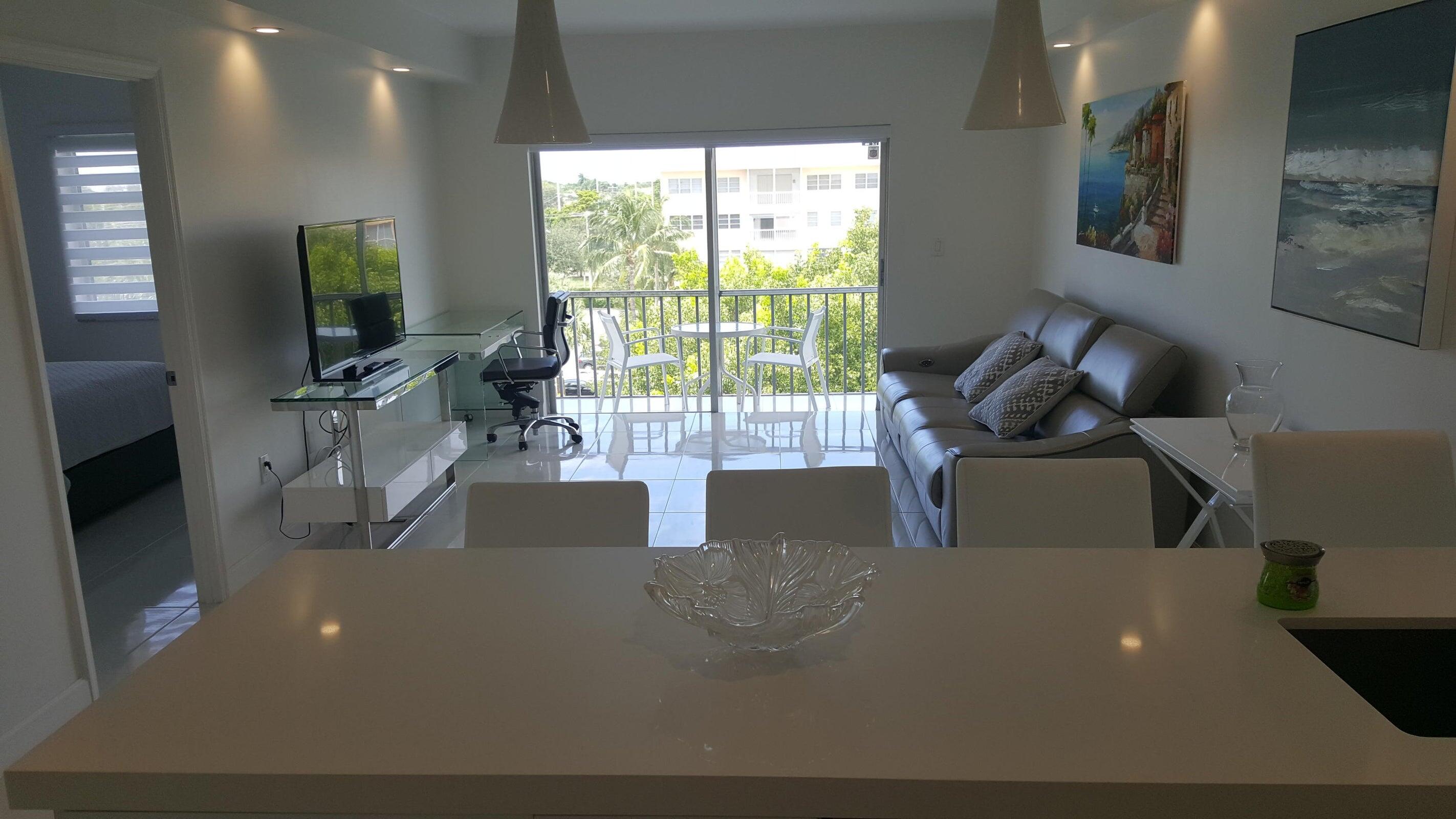 50 Southwest 3rd Avenue, Unit 5080 Boca Raton, FL 33432 - Photo 11 of 24 11. BCP 508F - Living Room