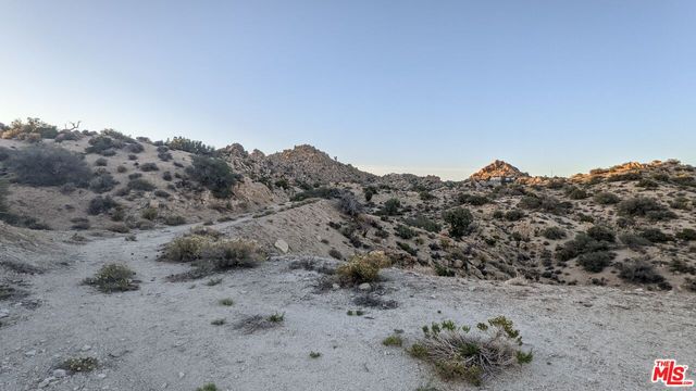 a view of a dry field