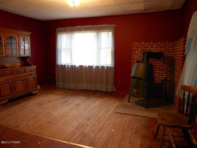181 Autumn Leaves Road Starlight, PA 18461 - Photo 6 of 28 Gallery Image 6