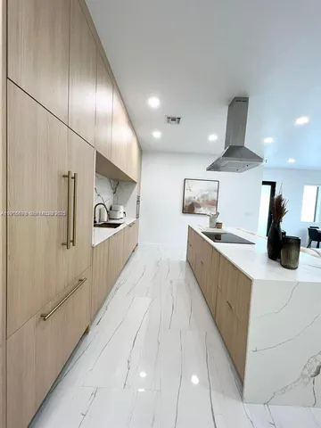 $5,800 | 2150 Southwest 46th Court, Unit 1, Dania Beach, FL 33312