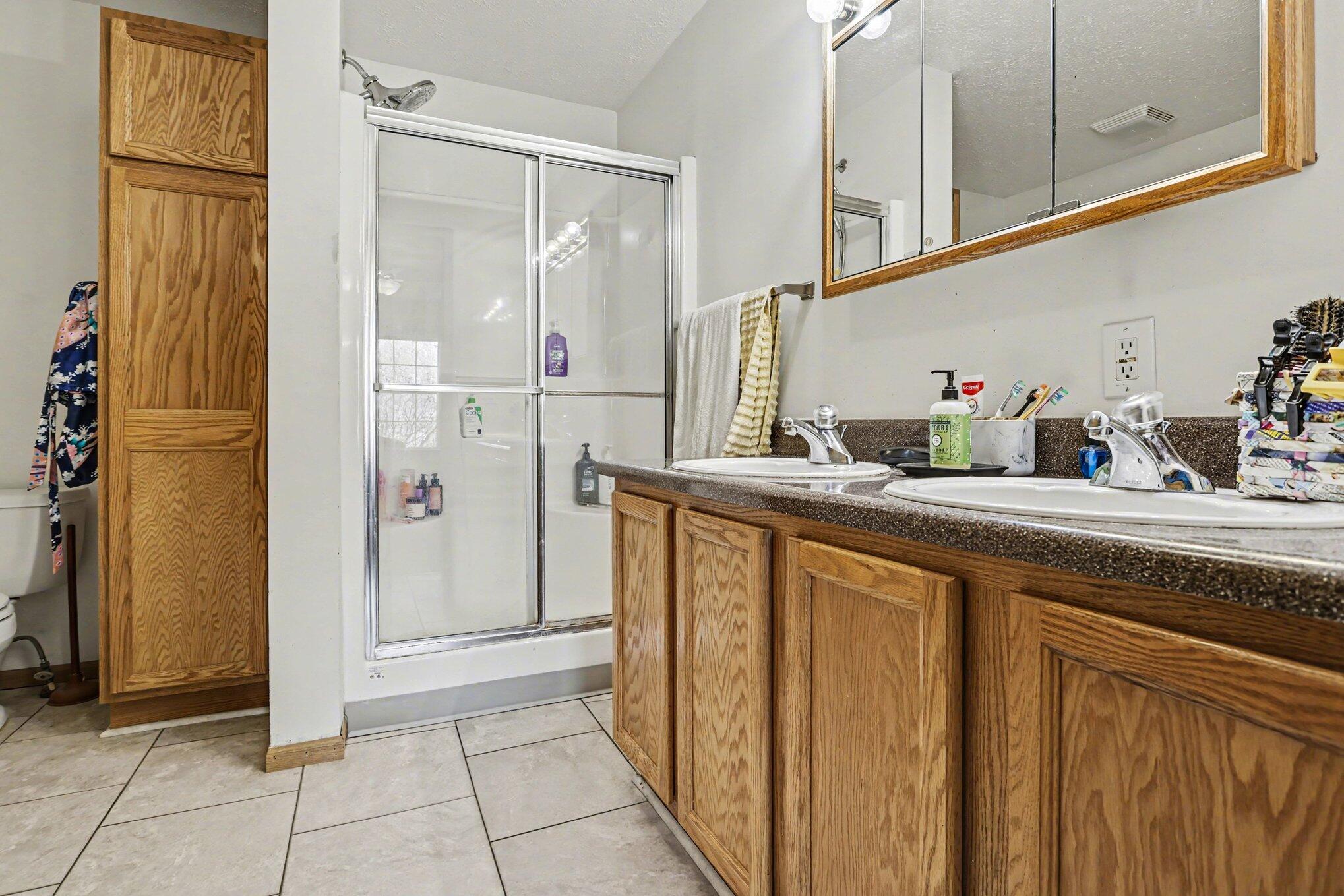 3967 Hennessey Road Watervliet, MI 49098 - Photo 19 of 23 Primary Bath