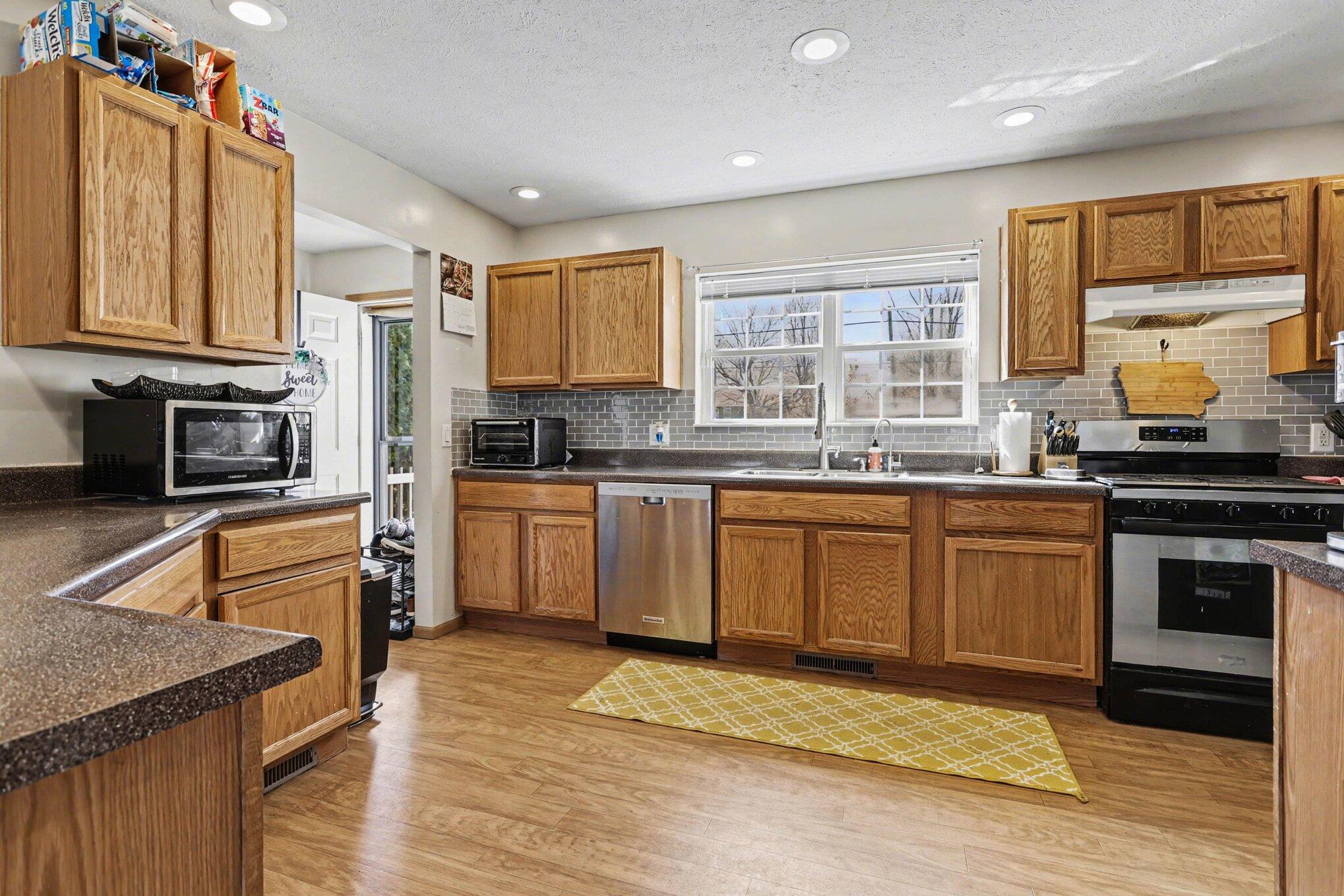 3967 Hennessey Road Watervliet, MI 49098 - Photo 9 of 23 Kitchen