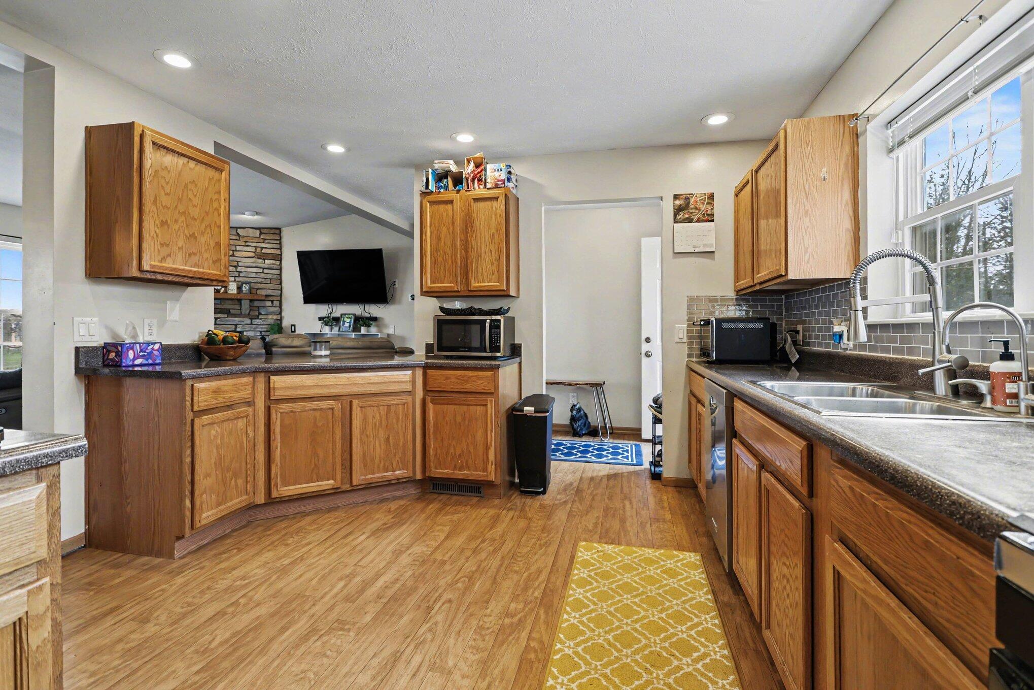 3967 Hennessey Road Watervliet, MI 49098 - Photo 10 of 23 Kitchen