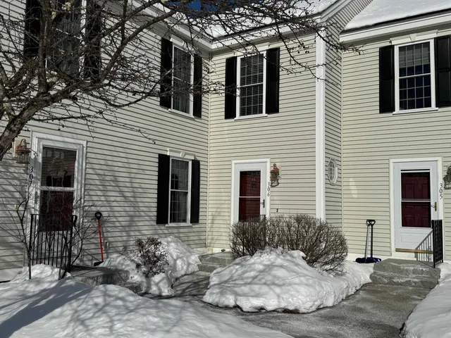 $385,000 | 306 River Grant Drive, Unit 306, Hopkinton, NH 03229
