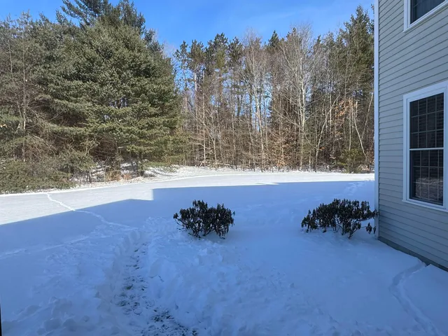 $385,000 | 306 River Grant Drive, Unit 306, Hopkinton, NH 03229
