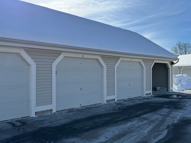 $385,000 | 306 River Grant Drive, Unit 306, Hopkinton, NH 03229