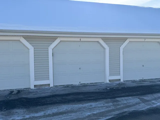 $385,000 | 306 River Grant Drive, Unit 306, Hopkinton, NH 03229