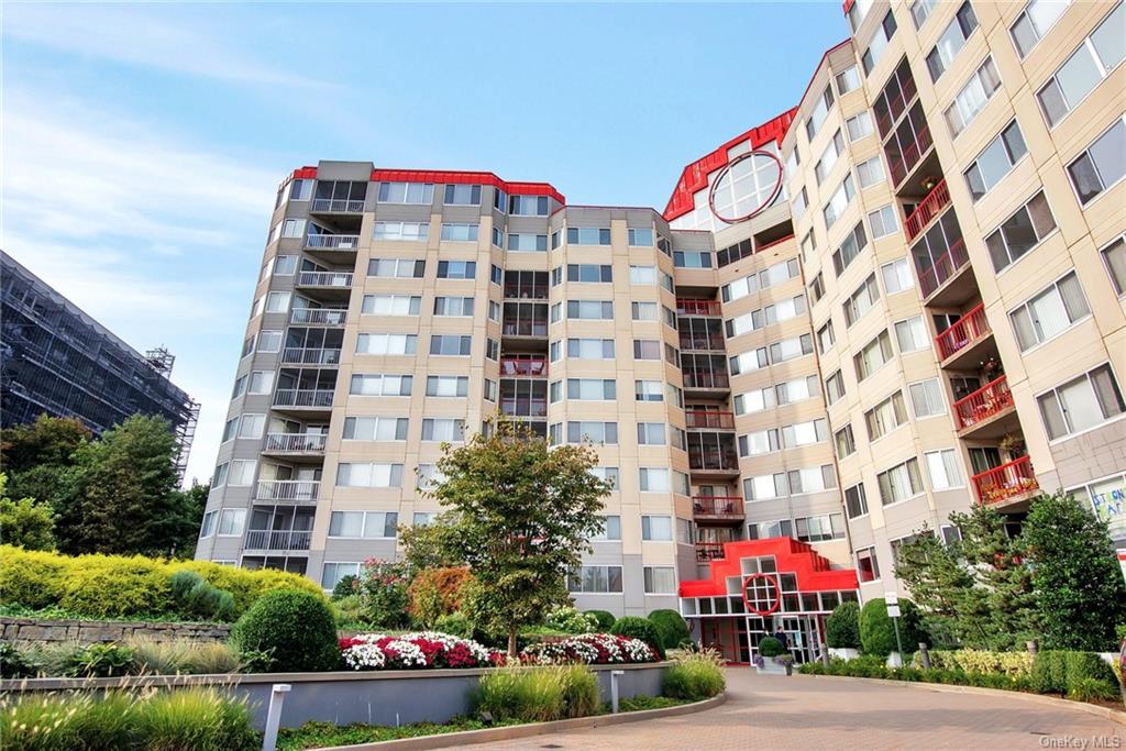 10 Stewart Place, Unit 1 EE White Plains, NY 10603 - Photo 1 of 1