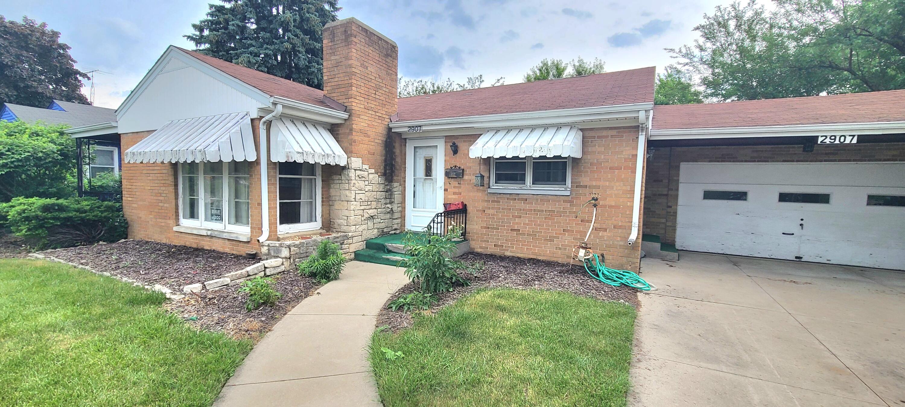 2907 West Boulevard Racine, WI 53403 - Photo 1 of 5 2907 West Blvd