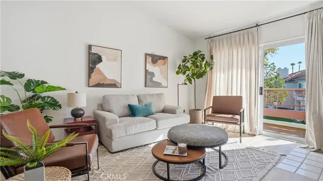 $550,000 | 405 Ribbon Beach Way, Unit 249, Oceanside, CA 92058