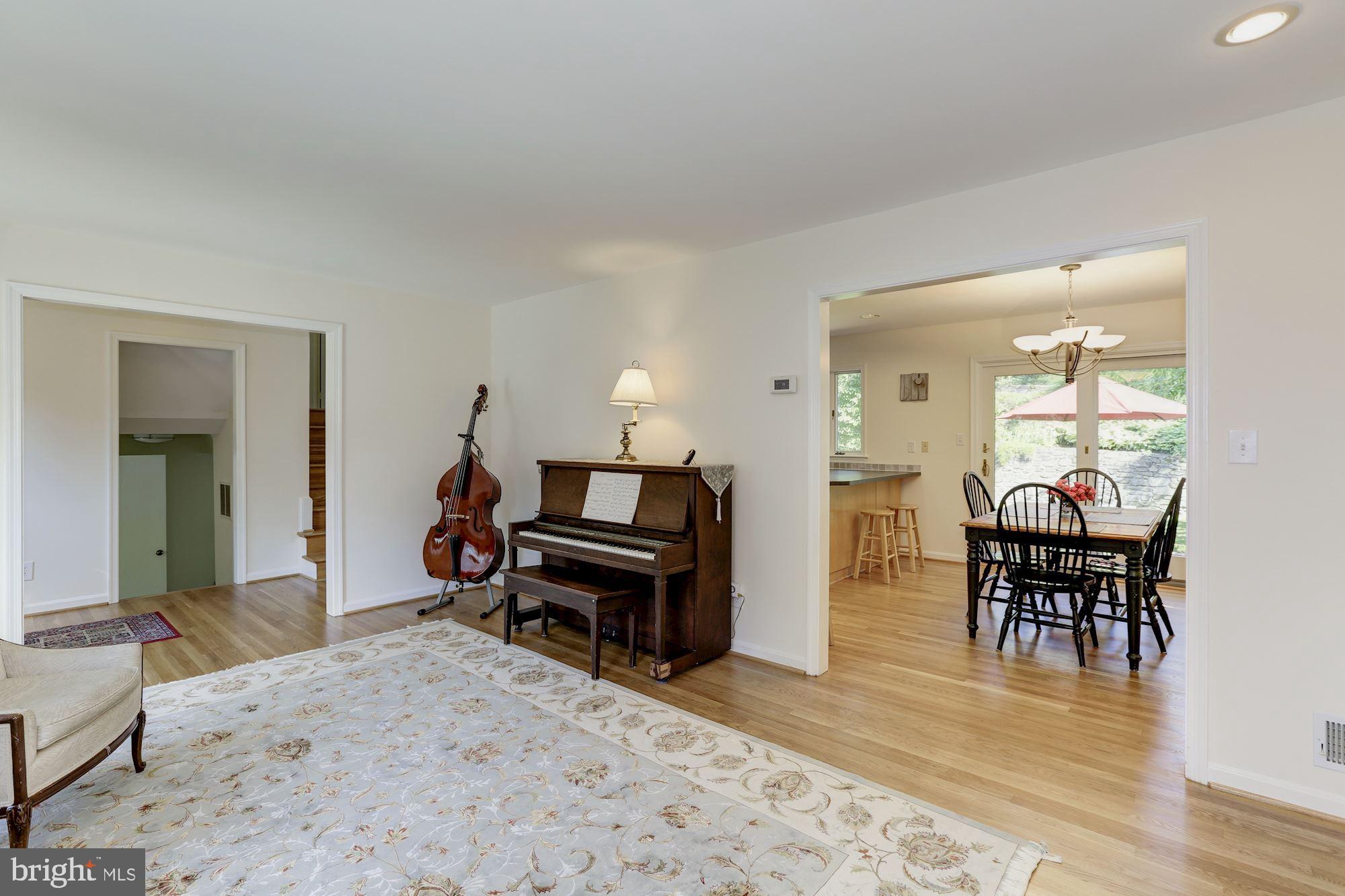 7609 Sebago Road Bethesda, MD 20817 - Photo 15 of 46 Large Living Room