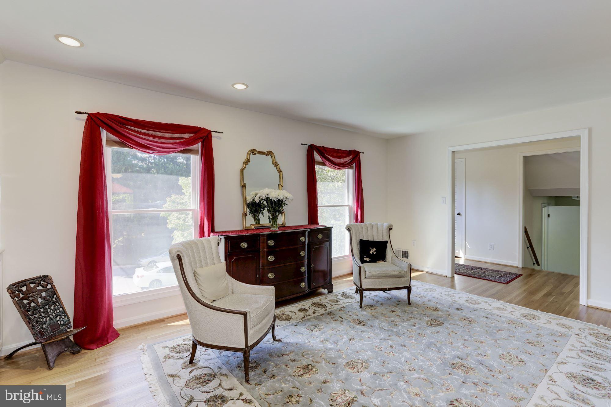 7609 Sebago Road Bethesda, MD 20817 - Photo 16 of 46 Living Room