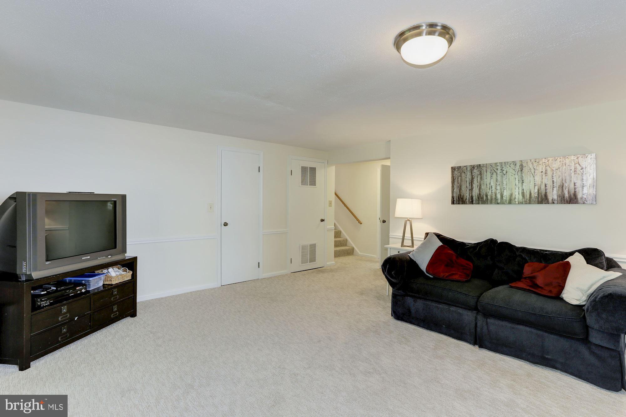 7609 Sebago Road Bethesda, MD 20817 - Photo 33 of 46 Family Room