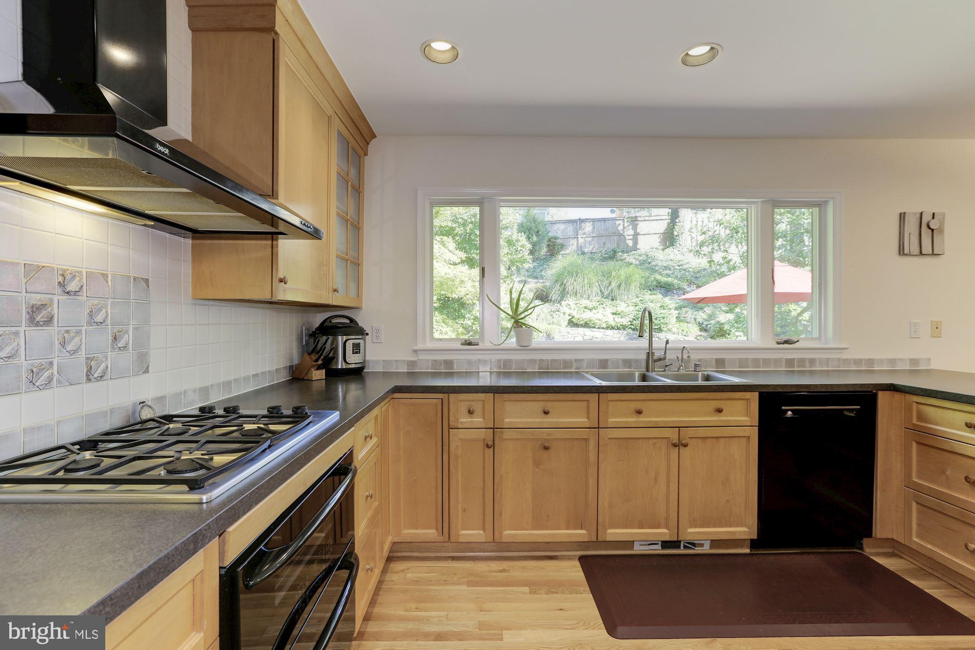 7609 Sebago Road Bethesda, MD 20817 - Photo 8 of 46 Recessed lighting and hardwood floors