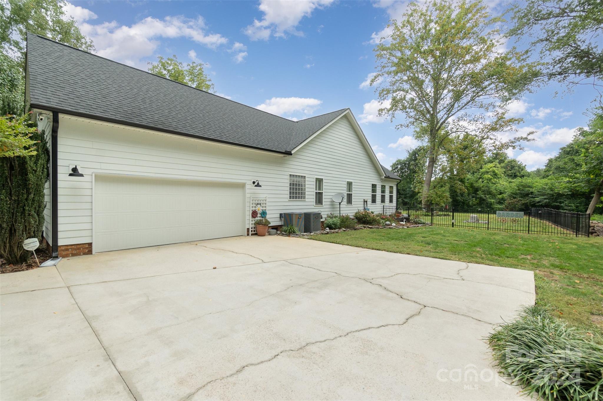 1424 South Paraham Road York, SC 29745 - Photo 5 of 39 Gallery Image 5