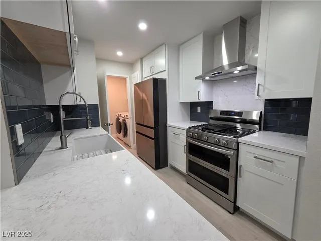 $2,100 | 2200 South Fort Apache Road, Unit 1048, Las Vegas, NV 89117