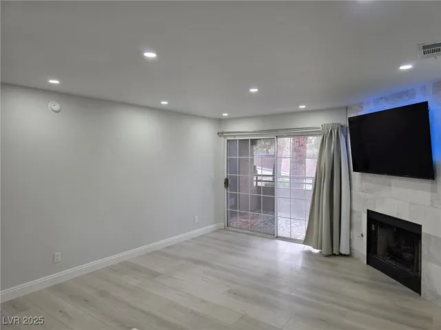 $2,100 | 2200 South Fort Apache Road, Unit 1048, Las Vegas, NV 89117