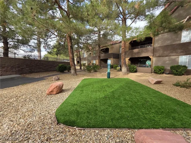 $2,100 | 2200 South Fort Apache Road, Unit 1048, Las Vegas, NV 89117