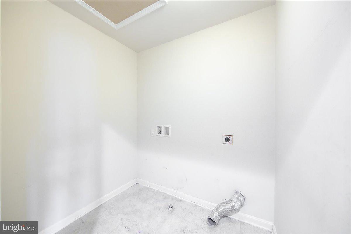 9588 Clover Hill Road Manassas, VA 20110 - Photo 28 of 32 a view of a small space