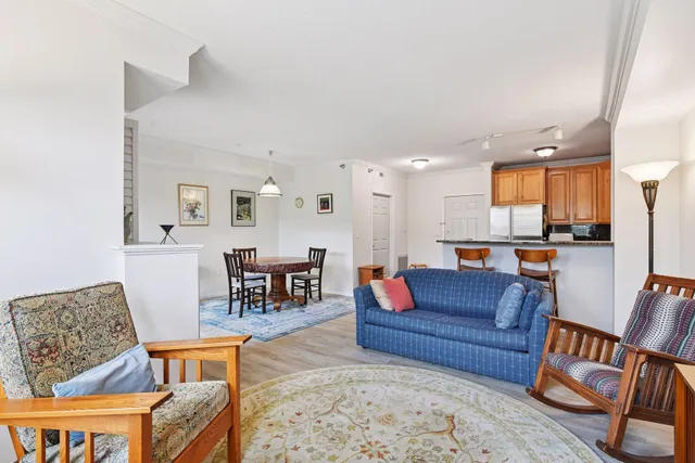 $2,595 | 675 North 1st Street, Unit 402, Minneapolis, MN 55401