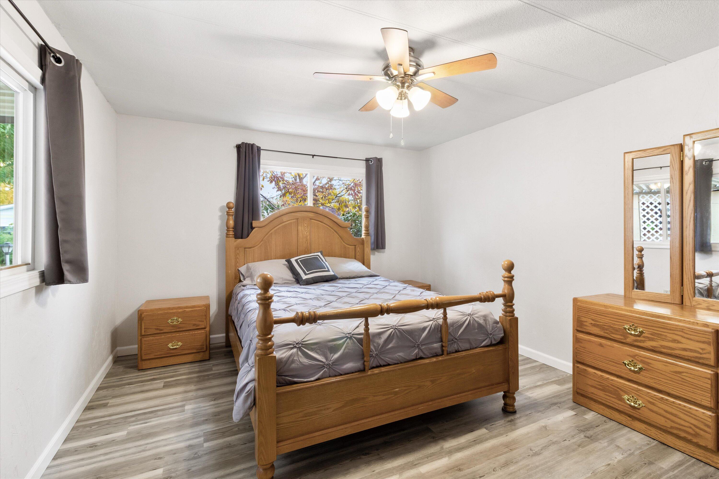 2252 Table Rock Road, Unit 9 Medford, OR 97501 - Photo 16 of 27 16-2252 Table Rock Rd #9-16
