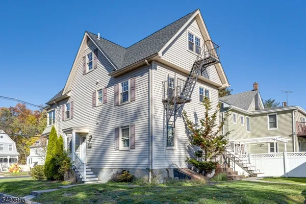 $3,250 | 35 Burnside Avenue, Unit B, Cranford, NJ 07016