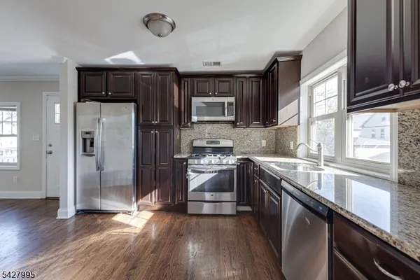 $3,250 | 35 Burnside Avenue, Unit B, Cranford, NJ 07016