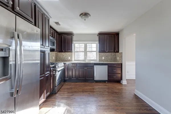 $3,250 | 35 Burnside Avenue, Unit B, Cranford, NJ 07016