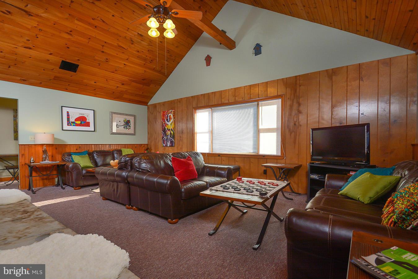 1050 Bumble Bee Road Accident, MD 21520 - Photo 5 of 30 Great Room