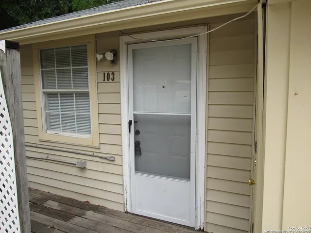 $850 | 311 East Rosewood Avenue, Unit 103, San Antonio, TX 78212