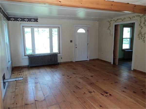 7 Blackmer Road Dudley, MA 01571 - Photo 6 of 13 Gallery Image 6