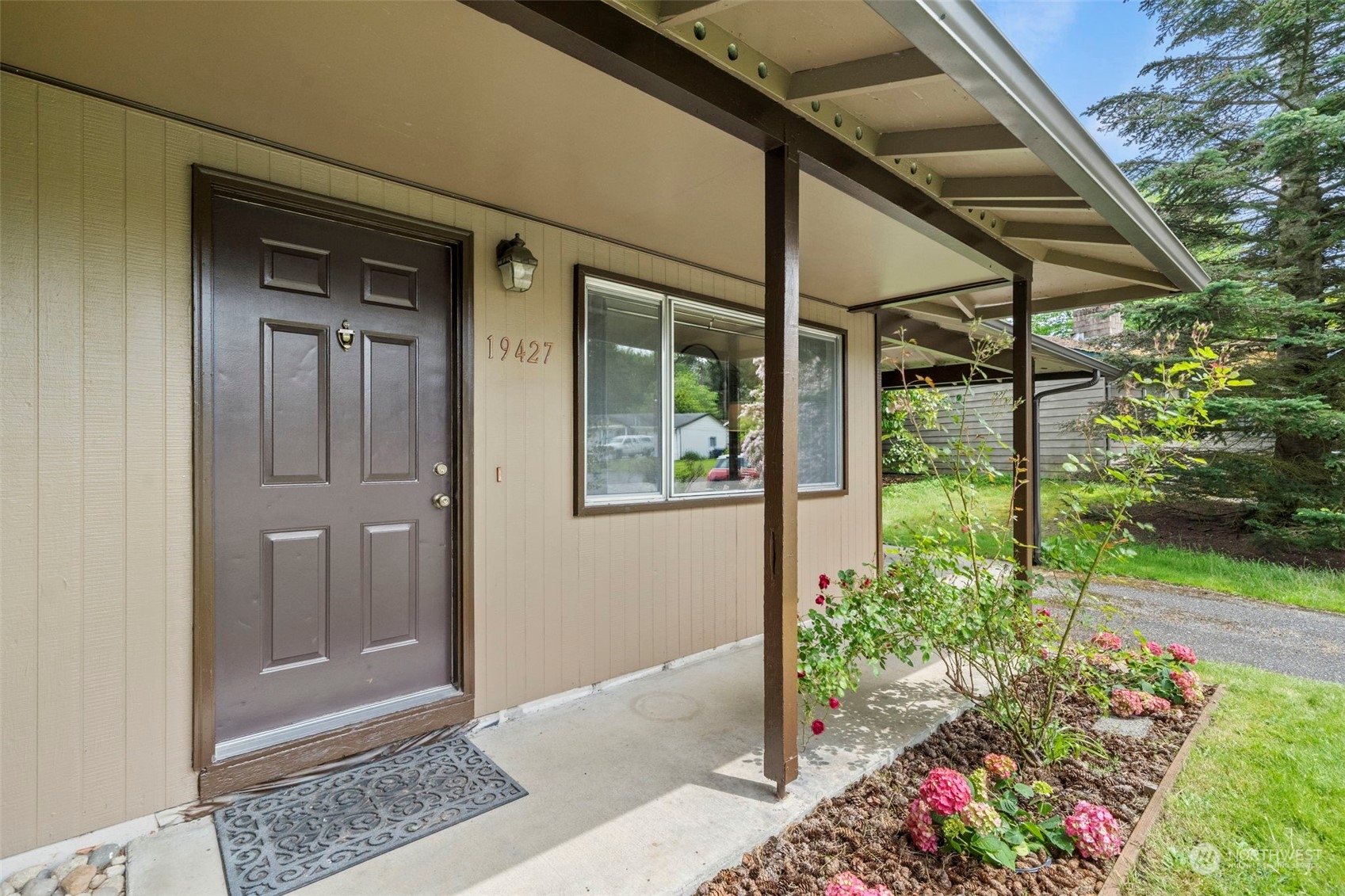 19427 29th Avenue Southeast Bothell, WA 98012 - Photo 3 of 24 Gallery Image 3