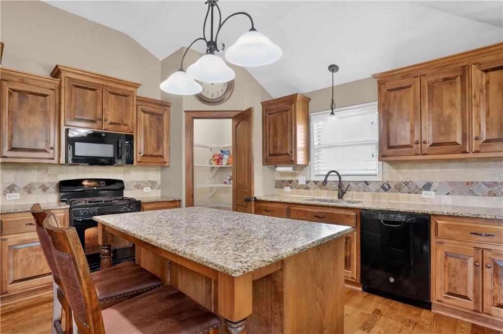 13300 North Copper Ridge Drive Platte City, MO 64079 - Photo 6 of 36