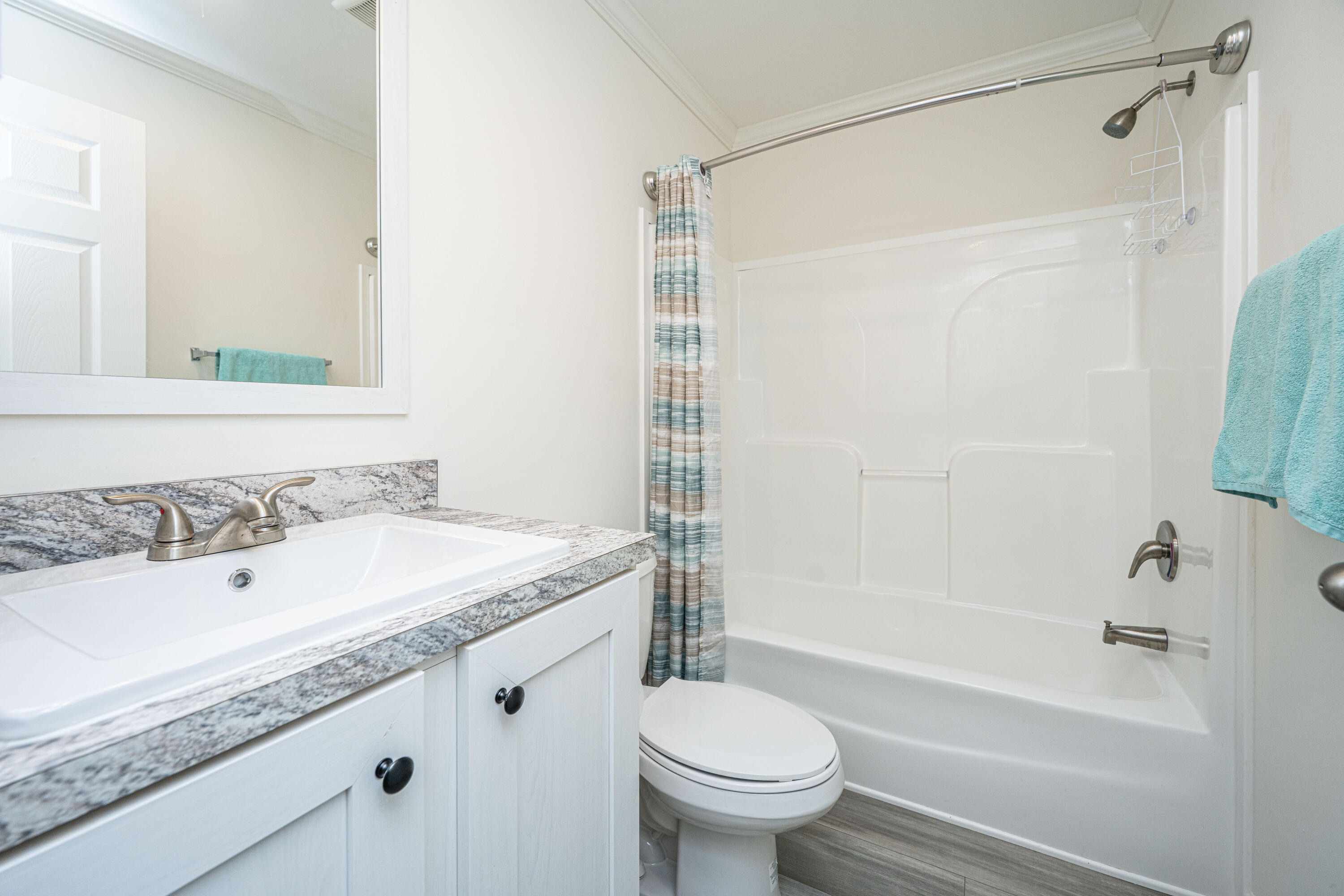 204 Wyman Road Eutawville, SC 29048 - Photo 27 of 40 Guest Bathroom