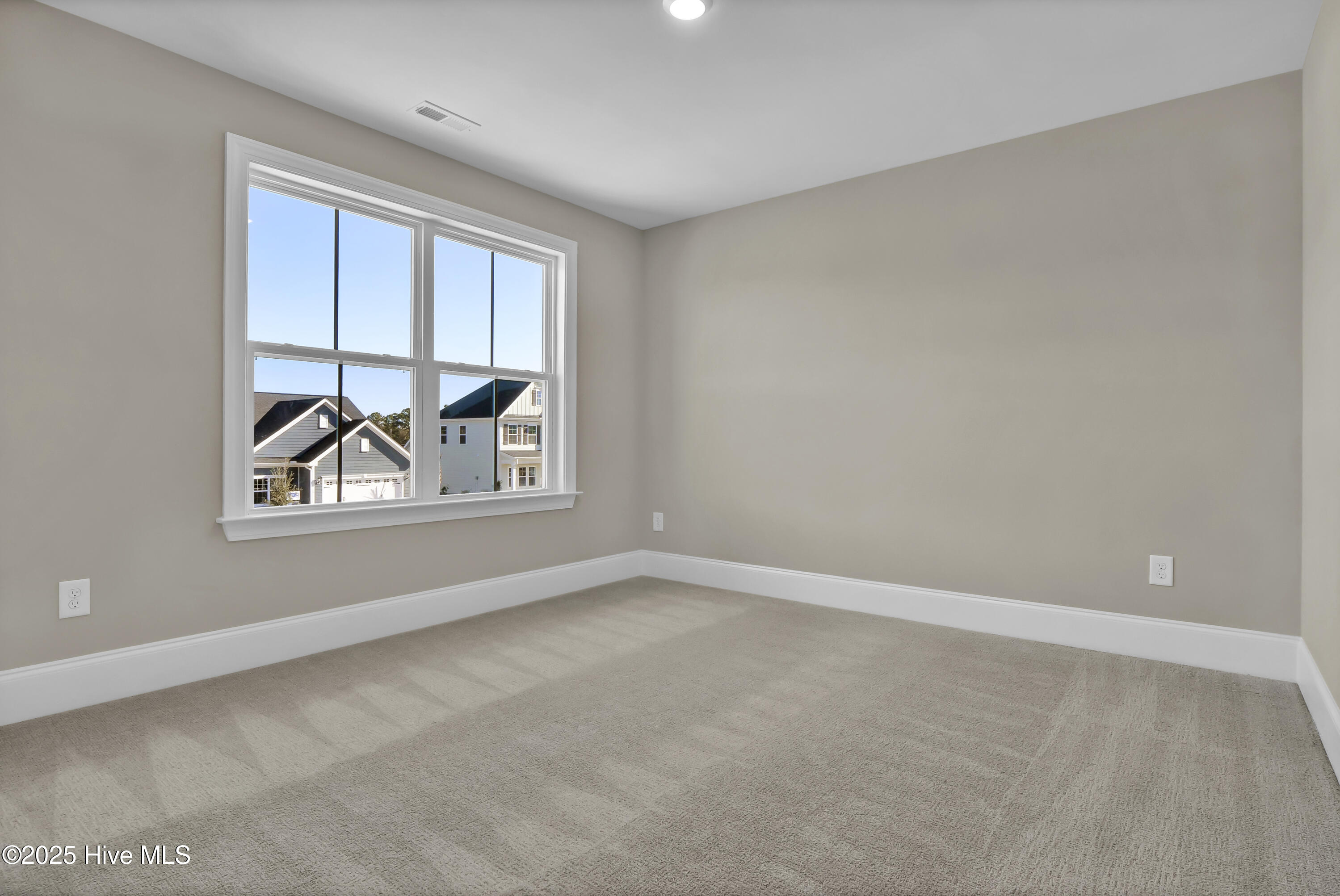 102 Planters Walk Hampstead, NC 28443 - Photo 39 of 52 Upstairs Bedroom 2 1