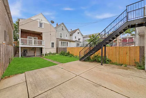 $799,500 | 2446 West Pensacola Avenue, Chicago, IL 60618