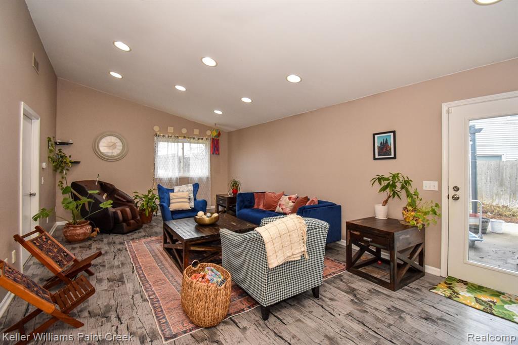 3091 Avon Manor Road Rochester Hills, MI 48307 - Photo 8 of 49