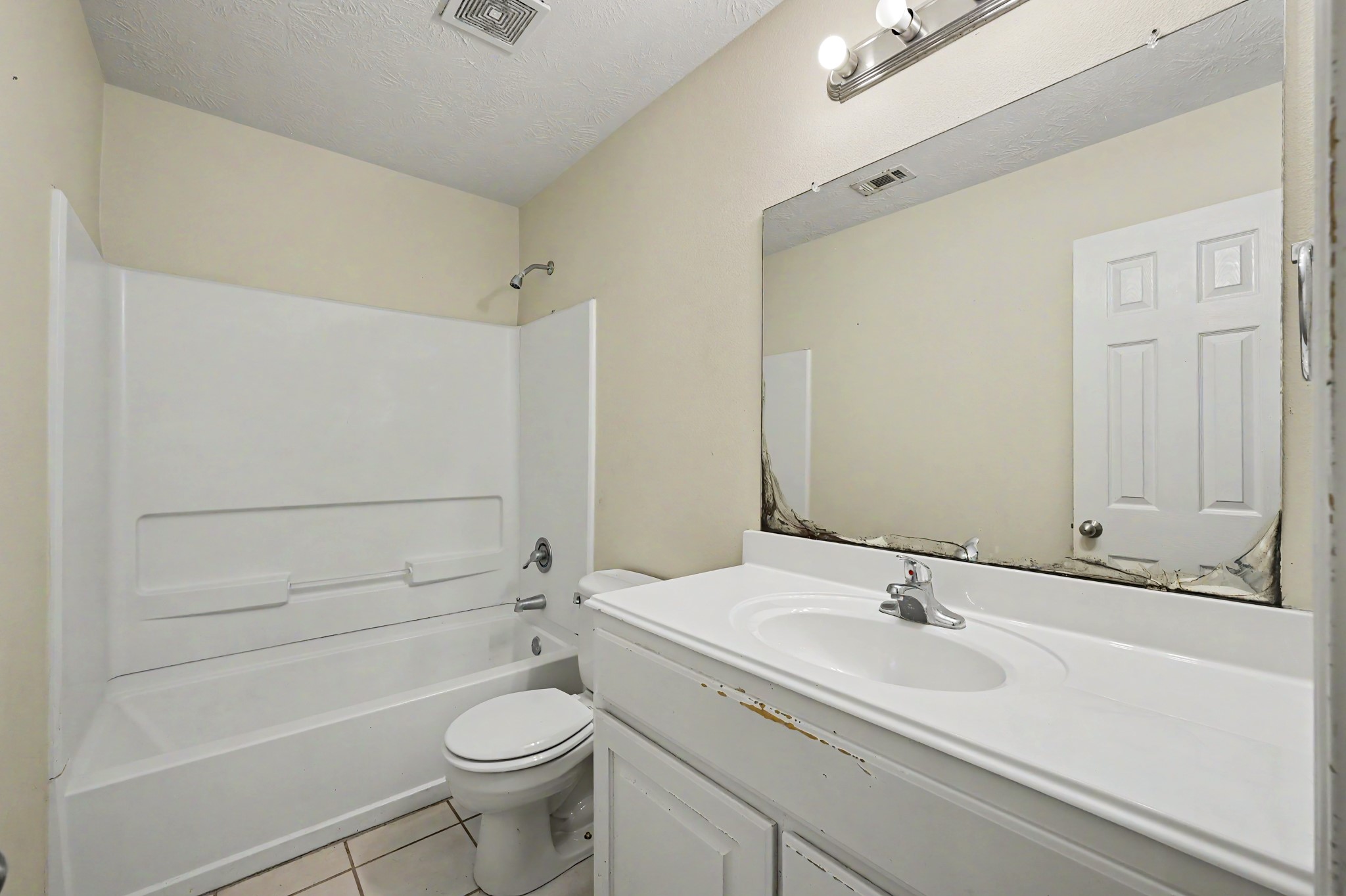 4619 Comal River Loop Spring, TX 77386 - Photo 9 of 16 Here is the secondary bathroom conveniently placed by the two bedrooms.