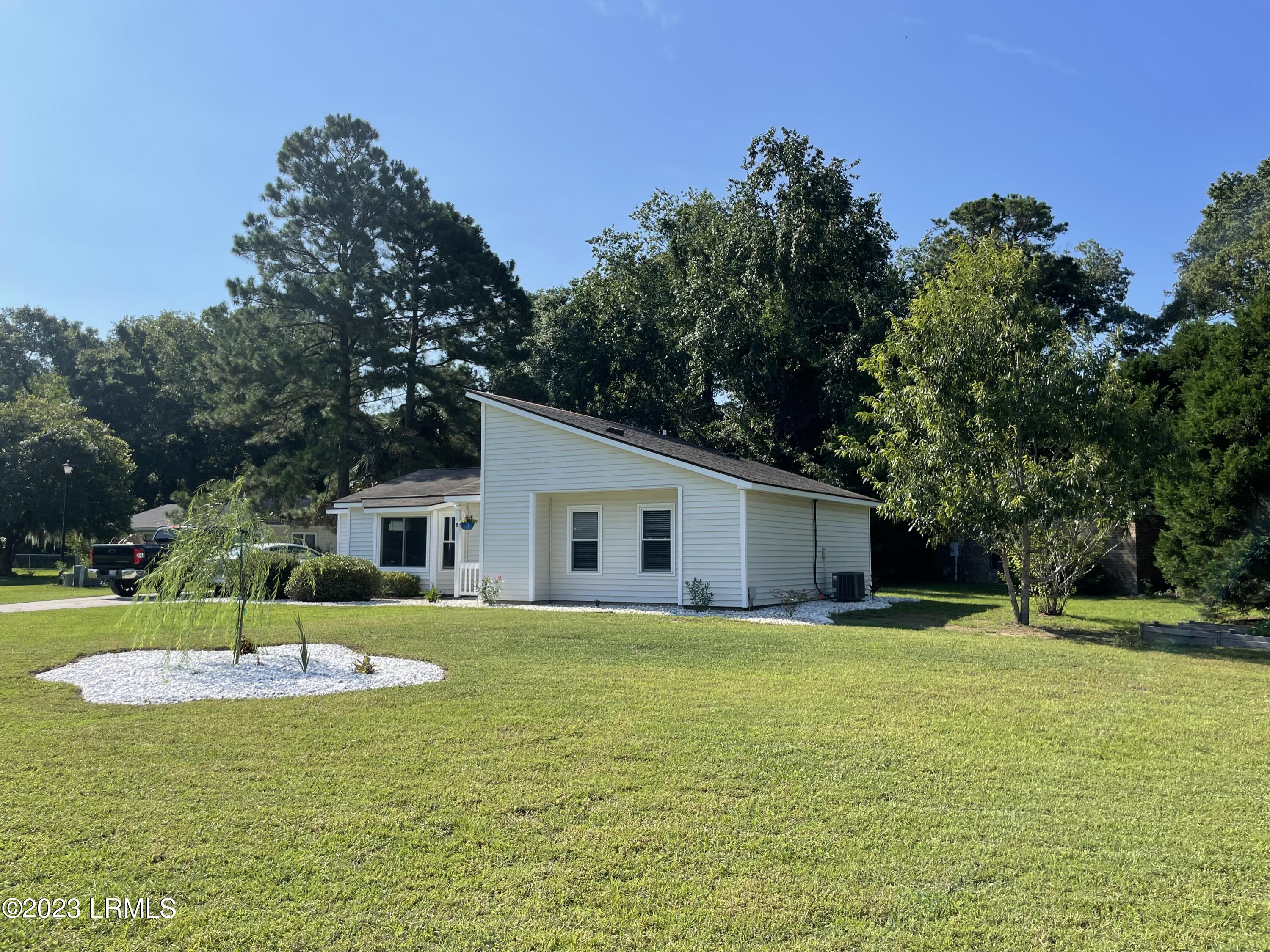 2 Quail Ridge Loop Beaufort, SC 29906 - Photo 21 of 23 61DF539D-9D0A-4AFF-A37E-139DB4AC5E4B