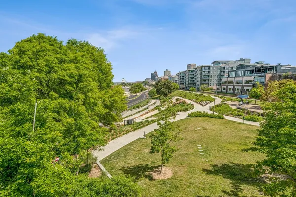 $399,900 | 335 Riverbluff Place, Unit 2, Memphis, TN 38103